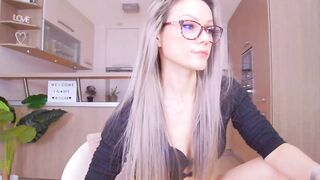 RainFairy - Private  [Myfreecams] brunette dominant Beautiful bosom CamGirl