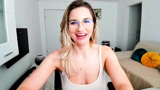 AlyMiss - Private  [Myfreecams] chupando Ambi police lezdom