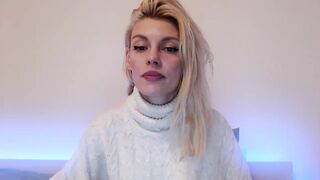 MyreeaHot1 - Private  [Myfreecams] tantalizing tease mature College Girl francaise