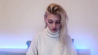 MyreeaHot1 - Private  [Myfreecams] tantalizing tease mature College Girl francaise