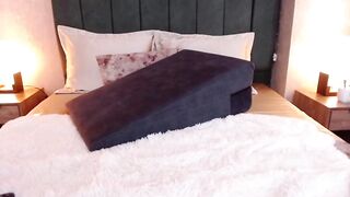 Julie__Moon - Private  [Myfreecams] Digital performer licking toy