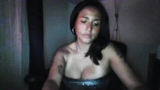 LuciannaLayne - Private  [Myfreecams] farting Explicit content Curvaceous legs