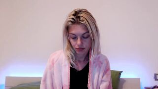 MyreeaHot1 - Private  [Myfreecams] safadinha Virtual erotic performance lesbian