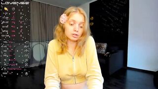 OliviaWhites - Private  [Myfreecams] skinny Suspender belt jeans