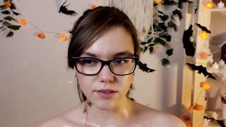 teresabriggs - [Video] femdom huge dildo sister doggie style