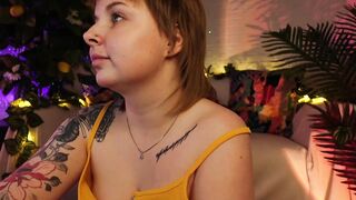 gwenhilton - [Video] escort doggy chat bi