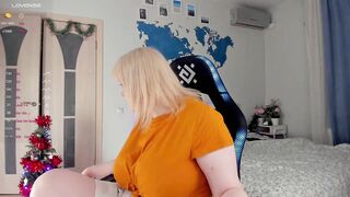 lisalaas - [Video] balloons hot chick hentai tease