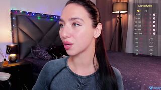 r_a_v_e_n - [Video] pornstar natural tits sister bi