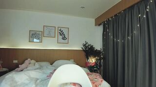 aria_muv - [Video] cam girl record kissing shaved