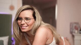 brandywhite - [Video] big lips big clit bisexual footjob