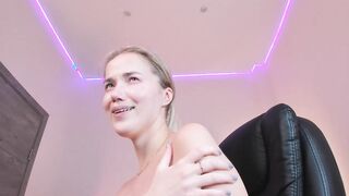 a_m_e_l_i_a - [Video] fantasy queen cum squirt