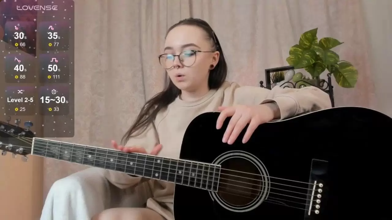 Amandamedrano - [Video] milf nest busty petite