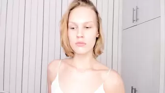 Littlesexualworld - [Video] shaved beatiful natural handjob