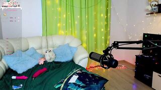 demmi_foxy - [Video] ticket show escort kissing teen