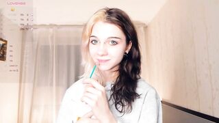 deliaderrick - [Video] milf cam girl tease adorable