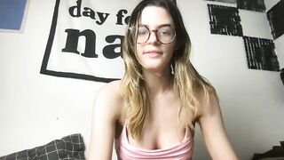smileyrhyeof - [Video] big tits huge boobs role-play atm