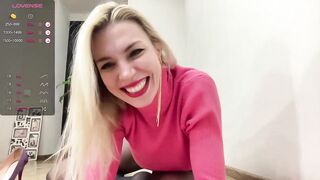 amazingkelly - [Video] domi boobs hidden clip