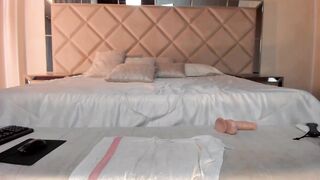 sofiareyesx1 - [Video] cameltroe hot chick iteractivetoy alone