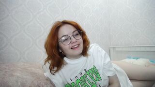 beety_ - [Video] adorable bi dance legs