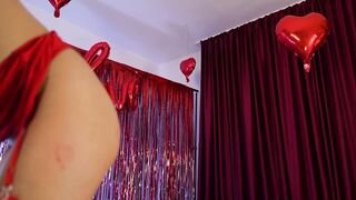 omiliver - [Video] strip kissing passion ass