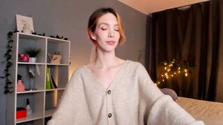 who_is_alex - [Video] fingers balloons tall babe