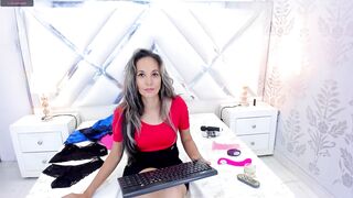 laurafarrely - [Video] spit findom first time playing