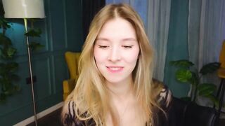 milablush - [Video] slim chat dildo fucking shaved