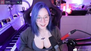 blue_mooncat - [Video] creamy dildo fucking perfect boobies