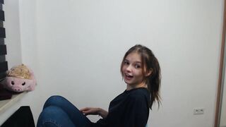 vivien_slender - [Video] adorable exhibition bush role-play