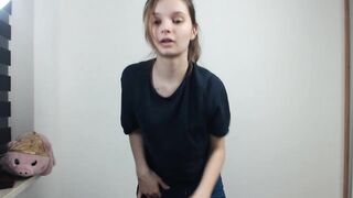 vivien_slender - [Video] adorable exhibition bush role-play