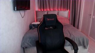 tripleprinces - [Video] extreme big lips belly huge dildo