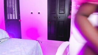 fiorellasantamaria - [Video] balloons instagram bush legs