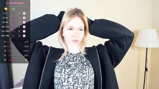 h0lyangel - [Video] playing leggings kissing naughty