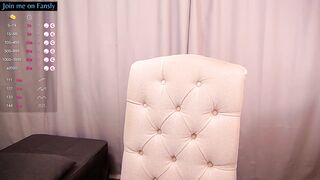 its_lily - [Video] fun girl playing creamy