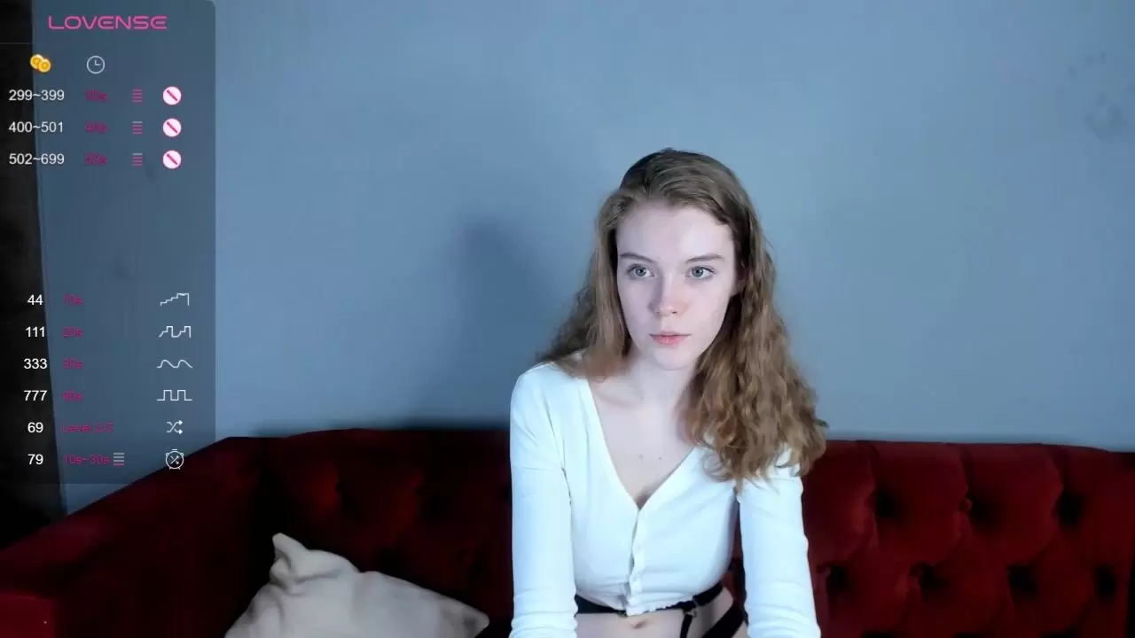 Zarafeltham - [Video] big lips beatiful pretty face record