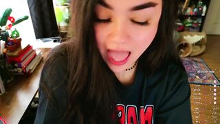 annatigarr - [Video] face fucking beatiful dildo handjob