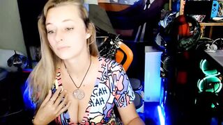 yoursecretgirlfriend963 - [Video] amazing hot chick tattoo spit