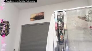 pr3ttyp1nkpussy - [Chaturbate Video] shaved balloons handjob fetish