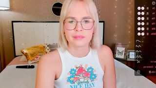 bellatip - Video striptease topless blondes-blowjob best