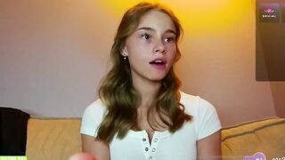 roxxxie_reid - Chat Latest Stream pinkpussy smile tokenkeno conversation