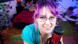 ziny_cosky - Chat Latest Stream glasses Webcam interaction slap nature