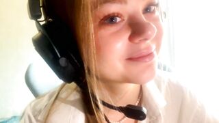 sassy_petal - Chat Latest Stream aussie Live video balloons