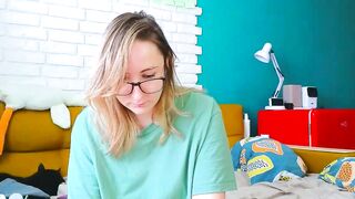 hell_l0ve - Chat Latest Stream dominate Streamed video Webcast record kawaii