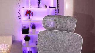 just_emmy - Chat Latest Stream  cashpig cumming femdom