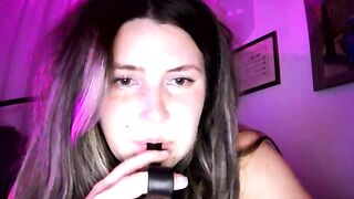 springinwinter - Chatr Online Stream young threesome naughtygirl bigbutt