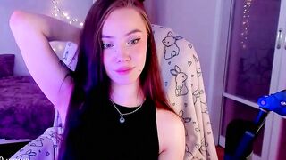 shesnotuwu - Chatr Online Stream love small dildo tightpussy