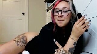 iveyjade33 - Live Chaturbate pink balloon spank piercings