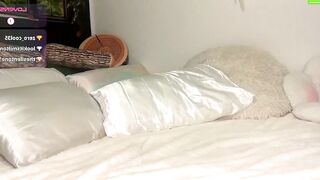 lolariv - Live Chaturbate Webcast record bigbelly faketits cumslut