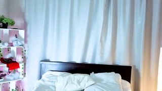 jerricaezelle - Live Chaturbate webcam ginger skinny flexing