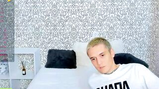 eshcka - Live Chaturbate smalltitties single thin fuckass